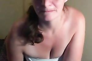 Hot dark brown cougar in hot hose seducing me on livecam