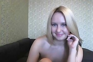 Awesome non-professional golden-haired shows her flawless body for the cam