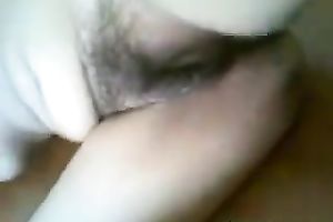 Spoiled Indian nympho doesn't hesitate to let her paramour touch her tits