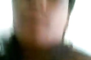 Spoiled Indian nympho doesn't hesitate to let her paramour touch her tits