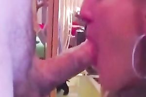 Homemade sex video with an non-professional doxy engulfing a prick