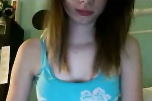 Horny camgirl enjoys showing off her private parts