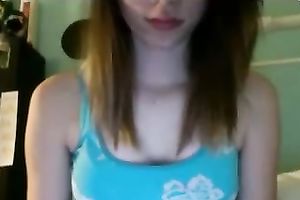 Horny camgirl enjoys showing off her private parts