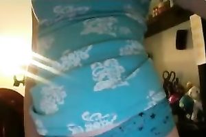 Horny camgirl enjoys showing off her private parts