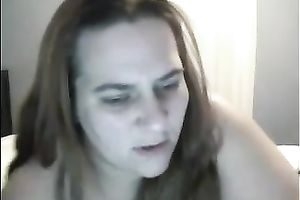 Weird webcam movie scene with a potbellied nerdy woman masturbating