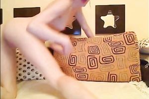 Naughty web camera seductress puts on an astonishing show for me