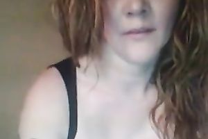 Bosomy redhead fingers her cookie in hardcore cam solo