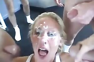 Amateur blond mamma acquires her face overspread with sex cream