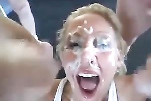 Amateur blond mamma acquires her face overspread with sex cream