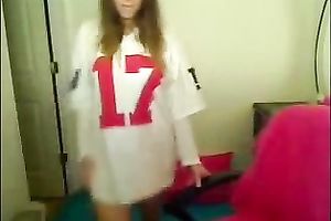 Horny and big O lust livecam model puts on a valuable show for me