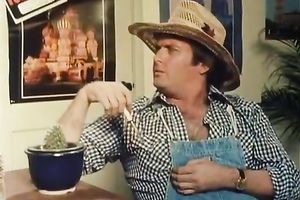 Horny retro golden-haired bitch receives her slit fucked hard on a car