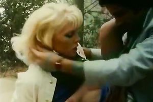 Horny retro golden-haired bitch receives her slit fucked hard on a car