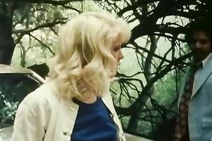 Horny retro golden-haired bitch receives her slit fucked hard on a car