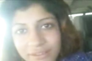 Indian bulky prostitute in my car flashes her boobies