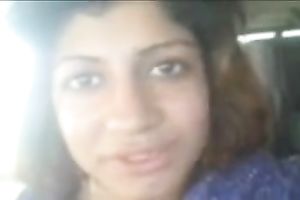 Indian bulky prostitute in my car flashes her boobies