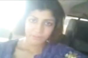 Indian bulky prostitute in my car flashes her boobies
