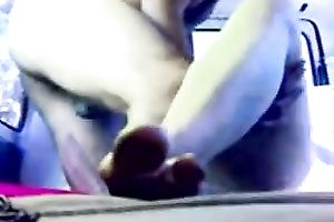 Indian floozy lets me pummel her hard in the back seat of my car