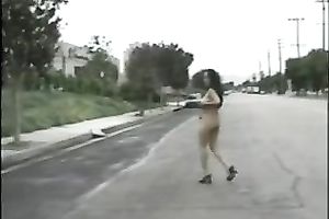 My fuckbuddy sucks my pecker in a car after showing her body in public