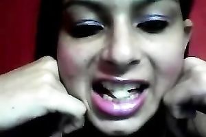 Dark-haired Latina floozy shakes her fine a-hole like a champ