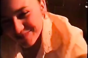 Luscious slutwife works on my 10-Pounder untill it explodes with semen