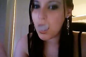 My raunchy looking girlfriend looks hawt during the time that smokin'