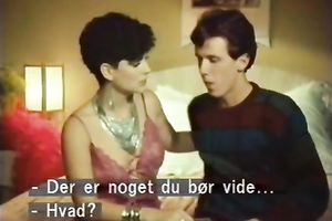 Short haired brunette hair bitch sucks hard 10-Pounder with excitement