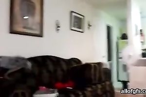 Webcam twerking show with a bootylicious swarthy slutty wife