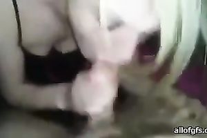 Cock crazed bimbo sucks her fuck buddy's shaft like a champ