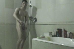 Amateur playgirl goes down on her boyfriend in the washroom