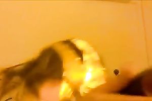 Lewd VIP trollop knows how to give a great oral job