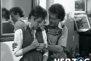 Short-haired slut makes out with a chap and gives him a oral-service