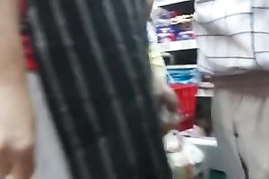 Epically hawt hottie with firm arse caught my attention in the supermarket