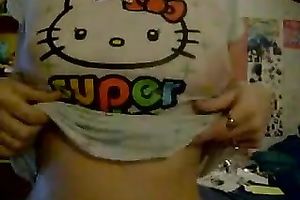 Skinny college white wife pulls up her T-shirt and shows her scones