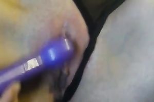 Hot girlfriend likes it when I tease her with a sex toy