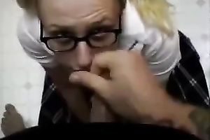 Teen golden-haired college floozy cant live out of being facialized