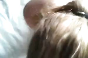 Amazing oral pleasure in the morning from my helpful roommate