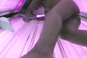 Well-stacked asstastic chick tans her body in solarium