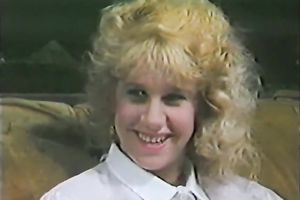 Two curvy lesbos in hot underware take up with the tongue their hirsute slits