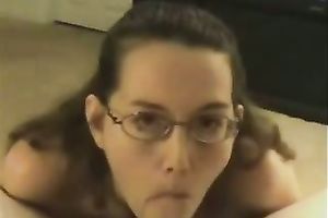 Nerdy twenty yo girlfriend gives me nice oral-service and takes facial