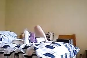 Concupiscent Chinese babe receives her slit permeated with big sextoy