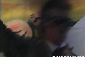 Horny dark brown engulf sthe rod and blond jumps on the weenie