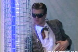 Horny dark brown engulf sthe rod and blond jumps on the weenie