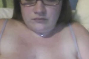 Hot and nerdy big beautiful woman milf livecam slut plays with her rack for me