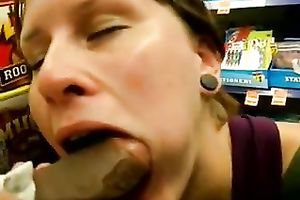 Girlfriend sucked my jock in the grocery store on livecam