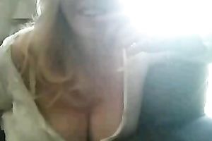 Amateur breasty girl with sexy cleavage lets me watch her bra buddies