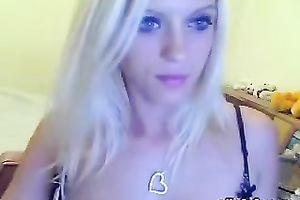Salacious web camera blonde babe shows off her large zeppelins