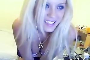 Salacious web camera blonde babe shows off her large zeppelins