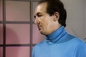 Curly inexperienced cutthroat wench rubs her bushy slit on the chair