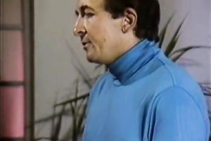 Curly inexperienced cutthroat wench rubs her bushy slit on the chair