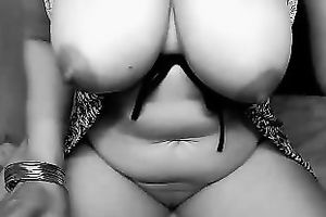 Captivating mother I'd like to fuck demonstrates me her mind blowing knockers